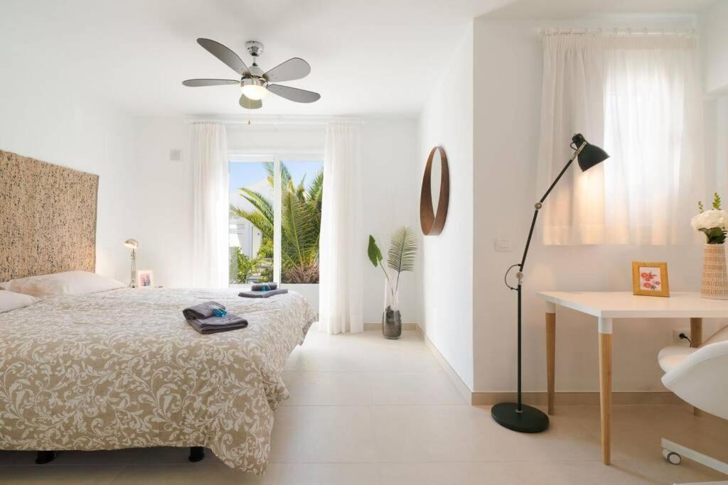 Luxurious Bungalow A2 In A Quiet Complex With Pool 100M From The Sea Charco del Palo Kültér fotó