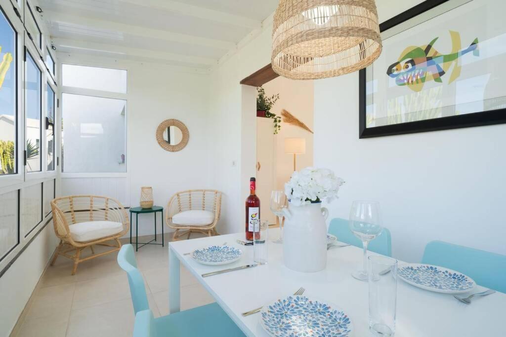 Luxurious Bungalow A2 In A Quiet Complex With Pool 100M From The Sea Charco del Palo Kültér fotó