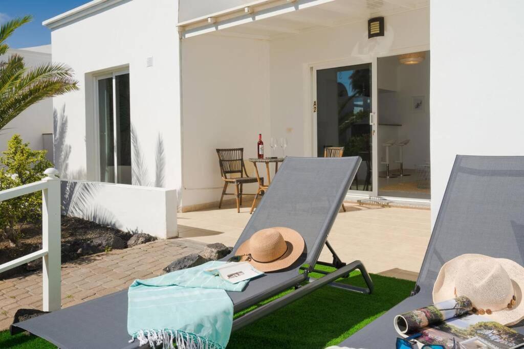 Luxurious Bungalow A2 In A Quiet Complex With Pool 100M From The Sea Charco del Palo Kültér fotó