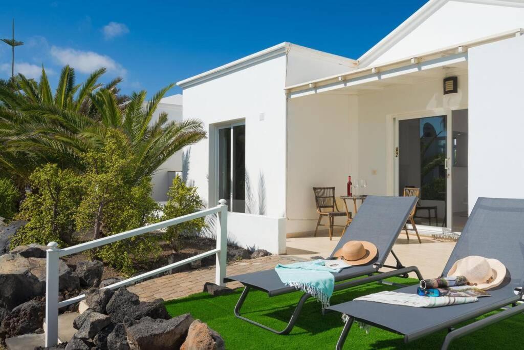 Luxurious Bungalow A2 In A Quiet Complex With Pool 100M From The Sea Charco del Palo Kültér fotó